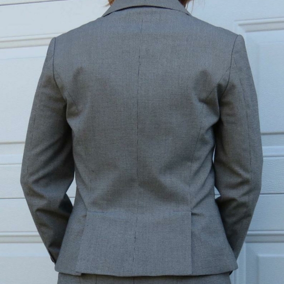 "Modern Icon" Periphery Houndstooth Skirt Suit - Picture 8 of 9